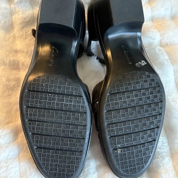 Clarks Women's Emily Daisy Black Leather Pumps Size 6.5 Heels Dressy - Picture 4 of 8